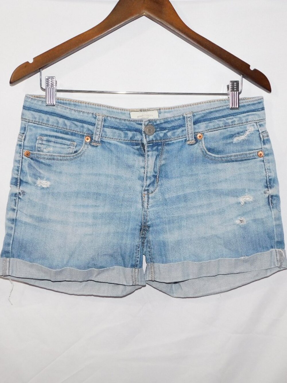 Aeropostale Light Wash Cuffed destressed Demin Jean Shorts Womens 8 *READ